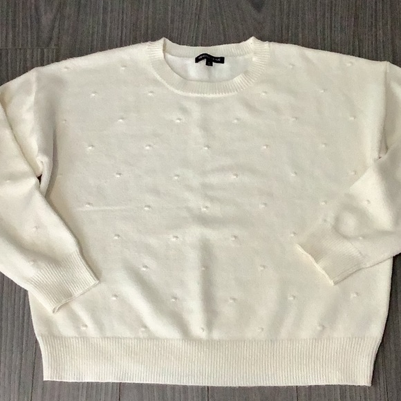 KENDALL + KYLIE Crew Neck Sweater - Picture 3 of 8